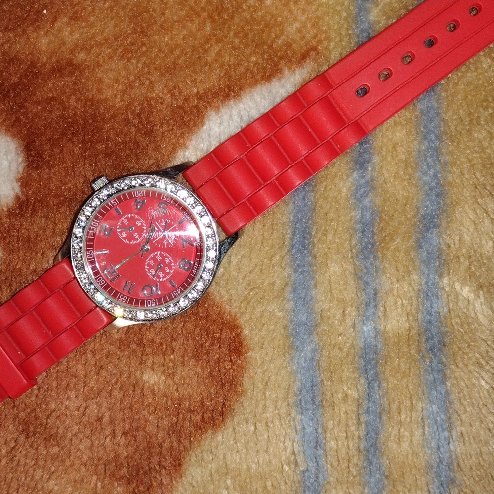 Watch - Picture 3 of 3